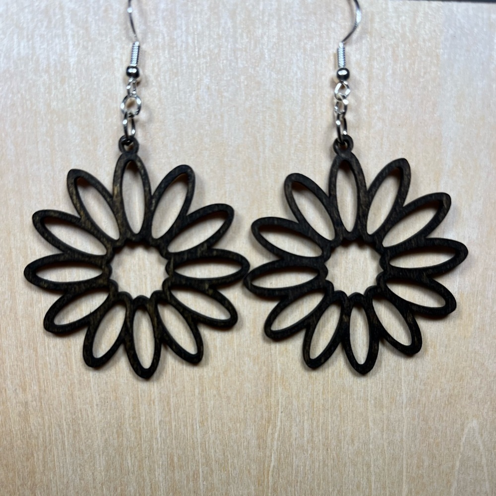 Daisy earrings, wood earrings, daisy jewelry
